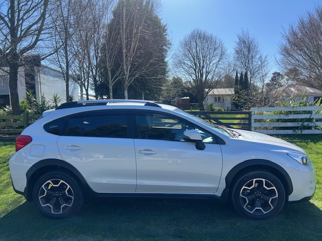 Subaru XV AWD SUV HYBRID (older)